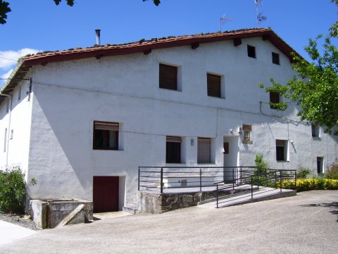 Lizarraldeko baserria