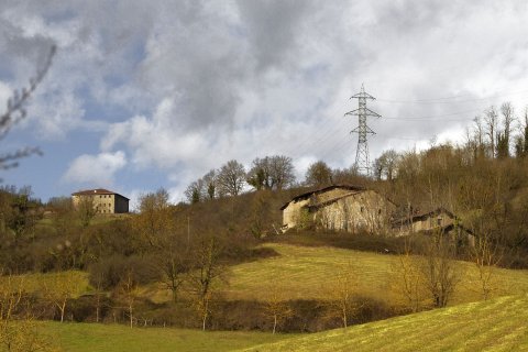 Egiño behean eta Lamariñotorrea goian