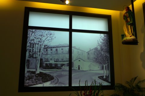 Ermita berriko leihoa barrutik