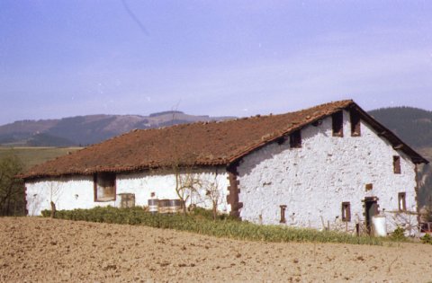 Agirre etxeberri baserria